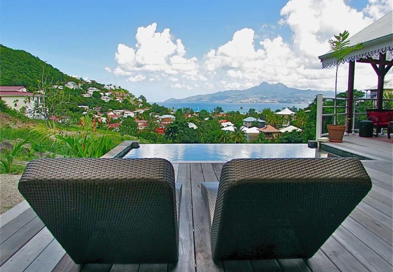 Villa à Les Trois-Ilets - Villa aux Trois Ilets en Martinique - Ref : M167