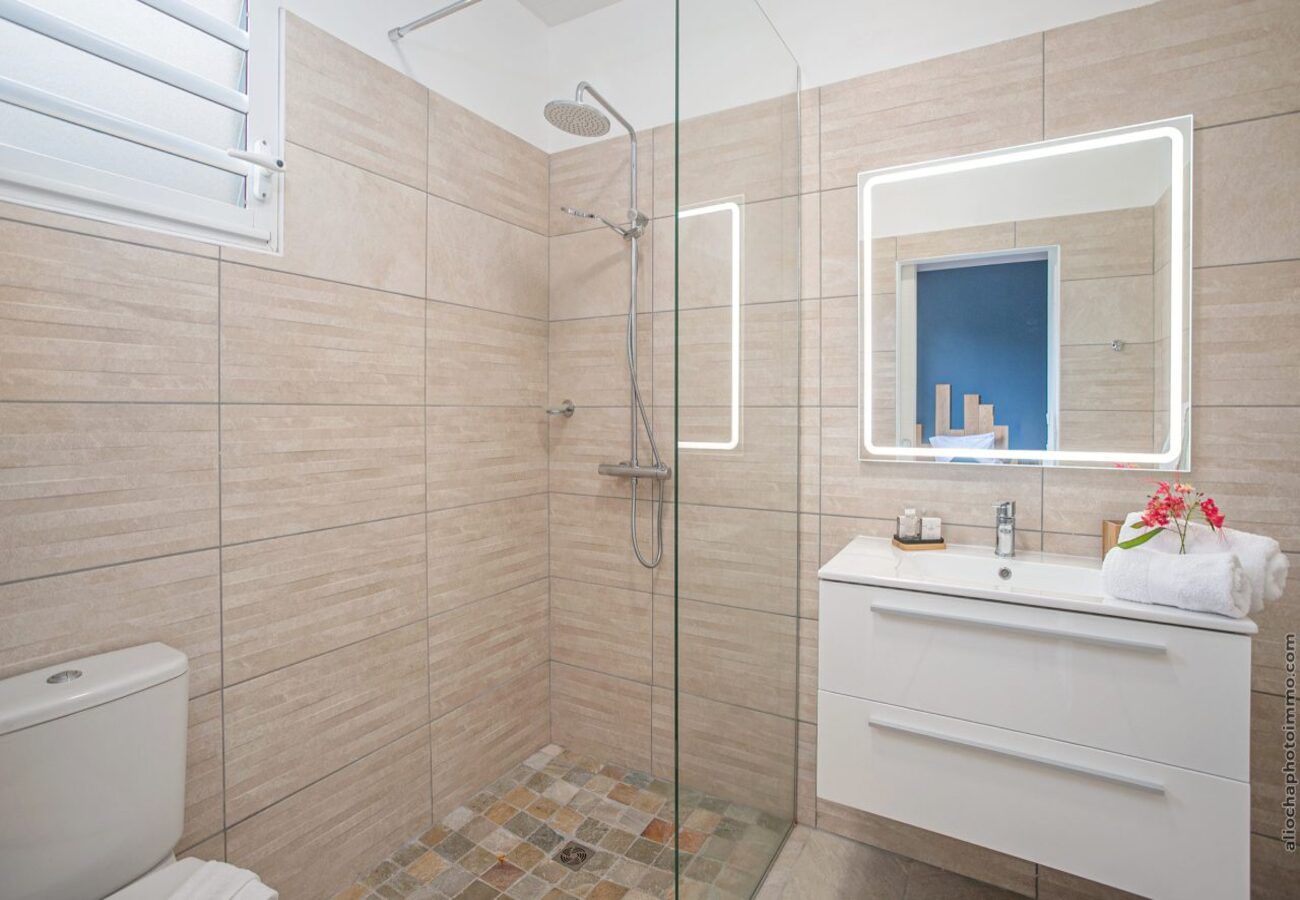 Villa à Le Diamant - Villa au Diamant en Martinique - Ref : M166