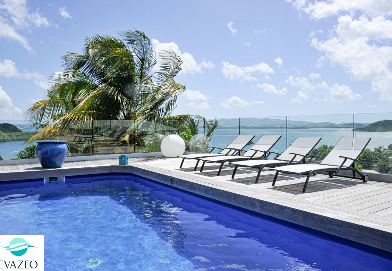 Villa à Les Trois-Ilets - Villa aux Trois Ilets en Martinique - Ref : M189