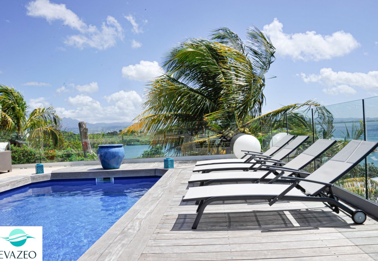 Villa à Les Trois-Ilets - Villa aux Trois Ilets en Martinique - Ref : M189