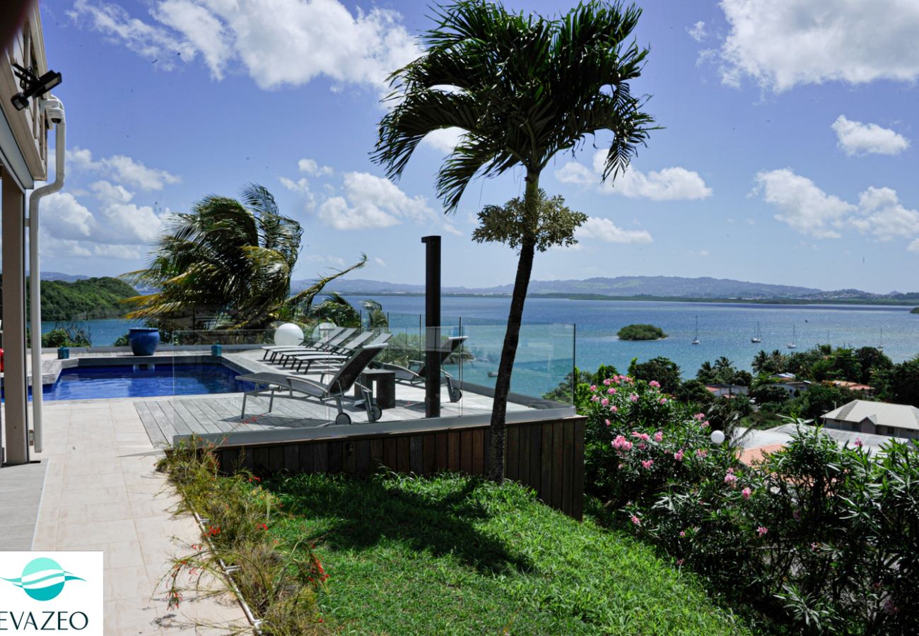 Villa à Les Trois-Ilets - Villa aux Trois Ilets en Martinique - Ref : M189