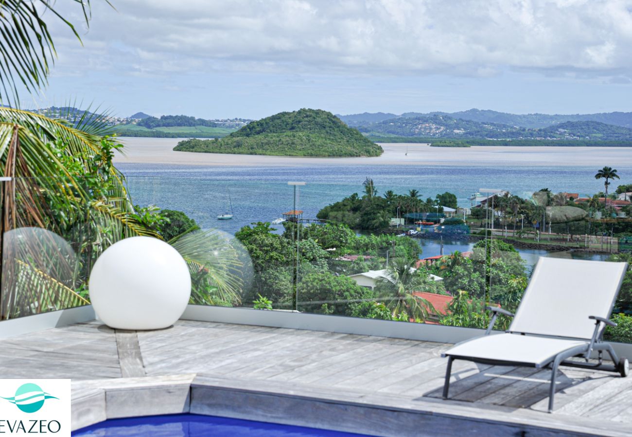 Villa à Les Trois-Ilets - Villa aux Trois Ilets en Martinique - Ref : M189