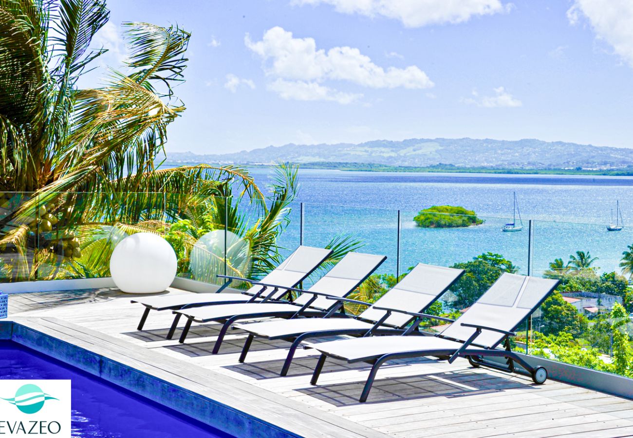 Villa à Les Trois-Ilets - Villa aux Trois Ilets en Martinique - Ref : M189
