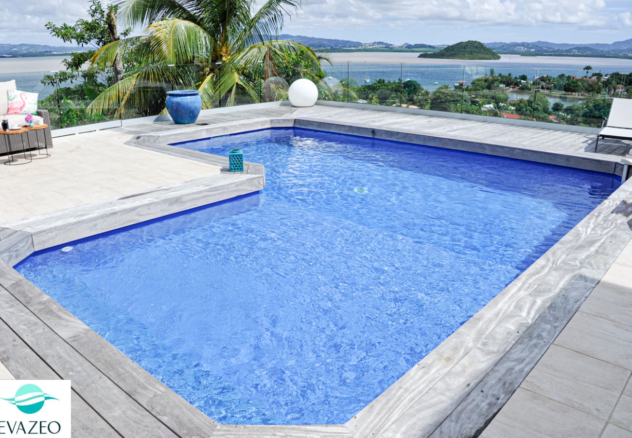 Villa à Les Trois-Ilets - Villa aux Trois Ilets en Martinique - Ref : M189