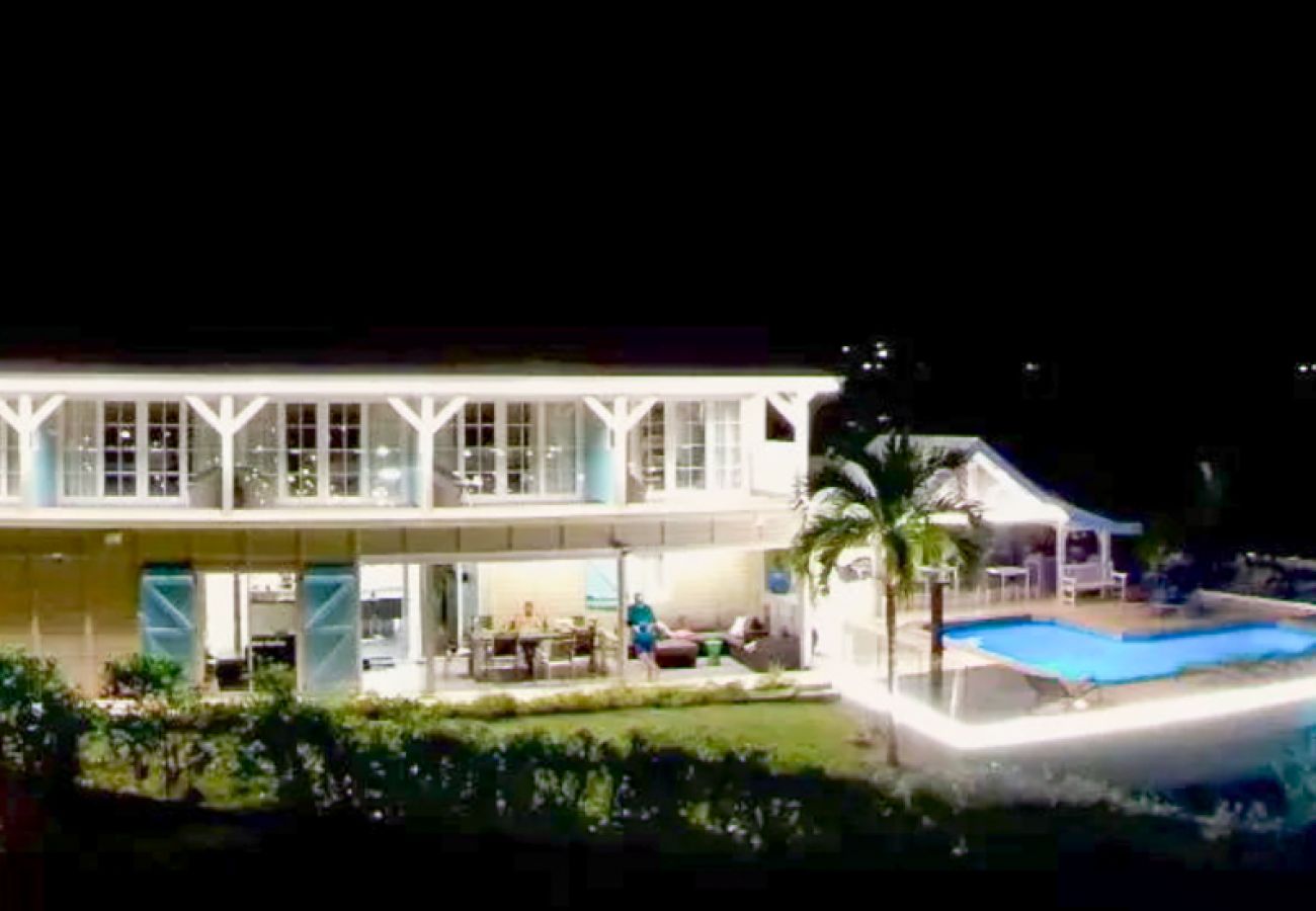 Villa à Les Trois-Ilets - Villa aux Trois Ilets en Martinique - Ref : M189