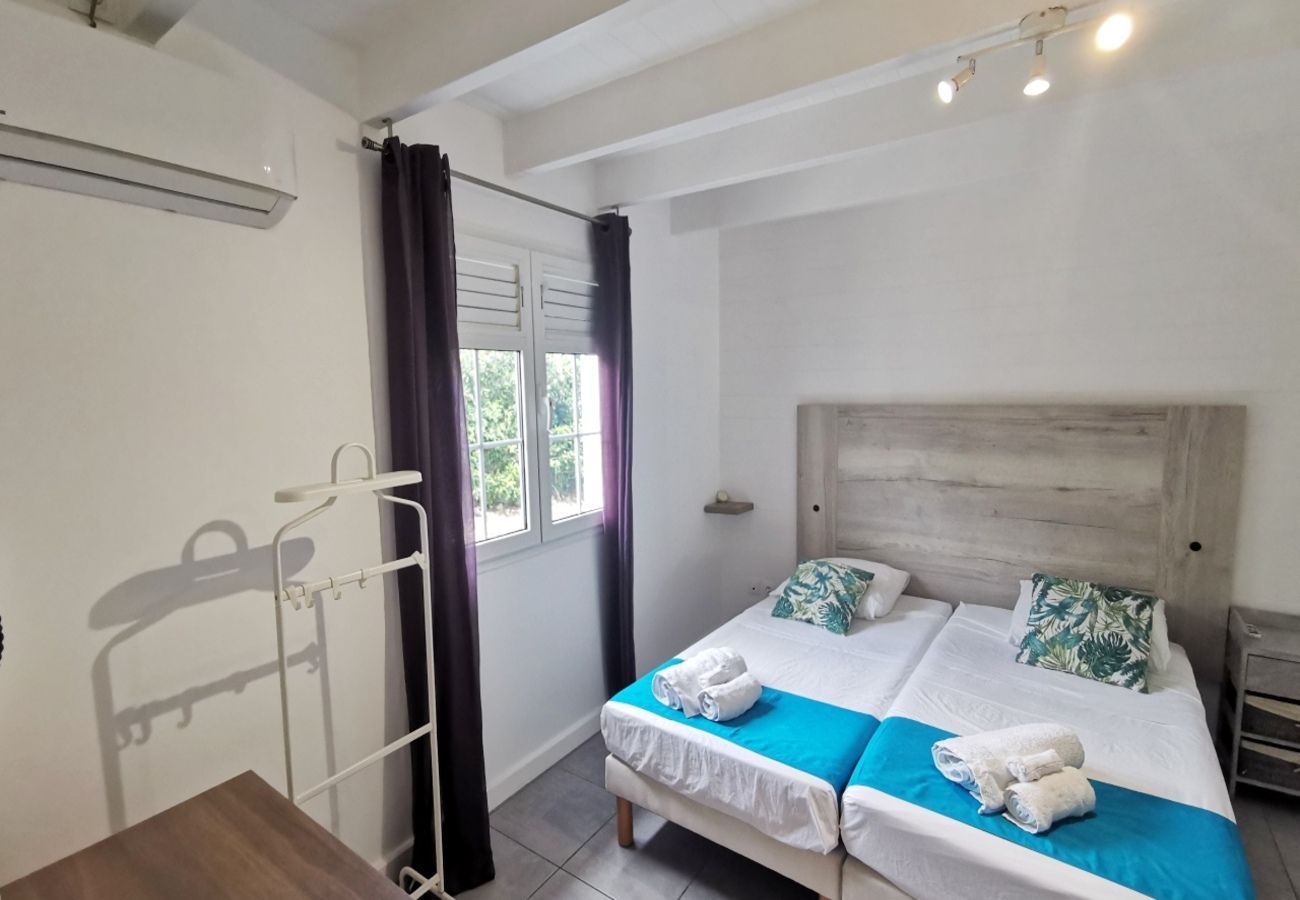 Villa à Saint-François - Villa à St François en Guadeloupe - Ref : G044B