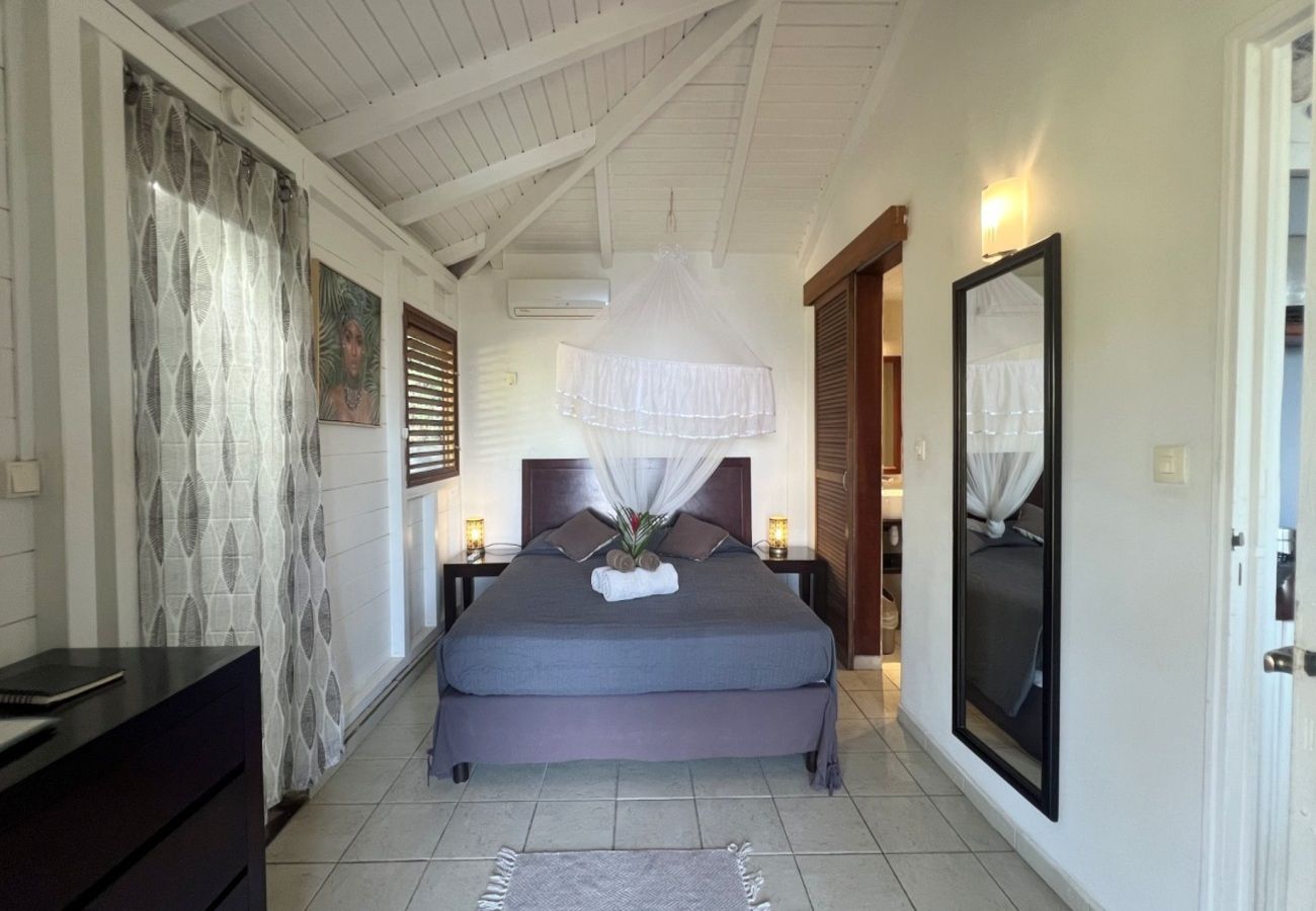 Villa à Deshaies - Villa à Deshaies en Guadeloupe - Ref : G042D