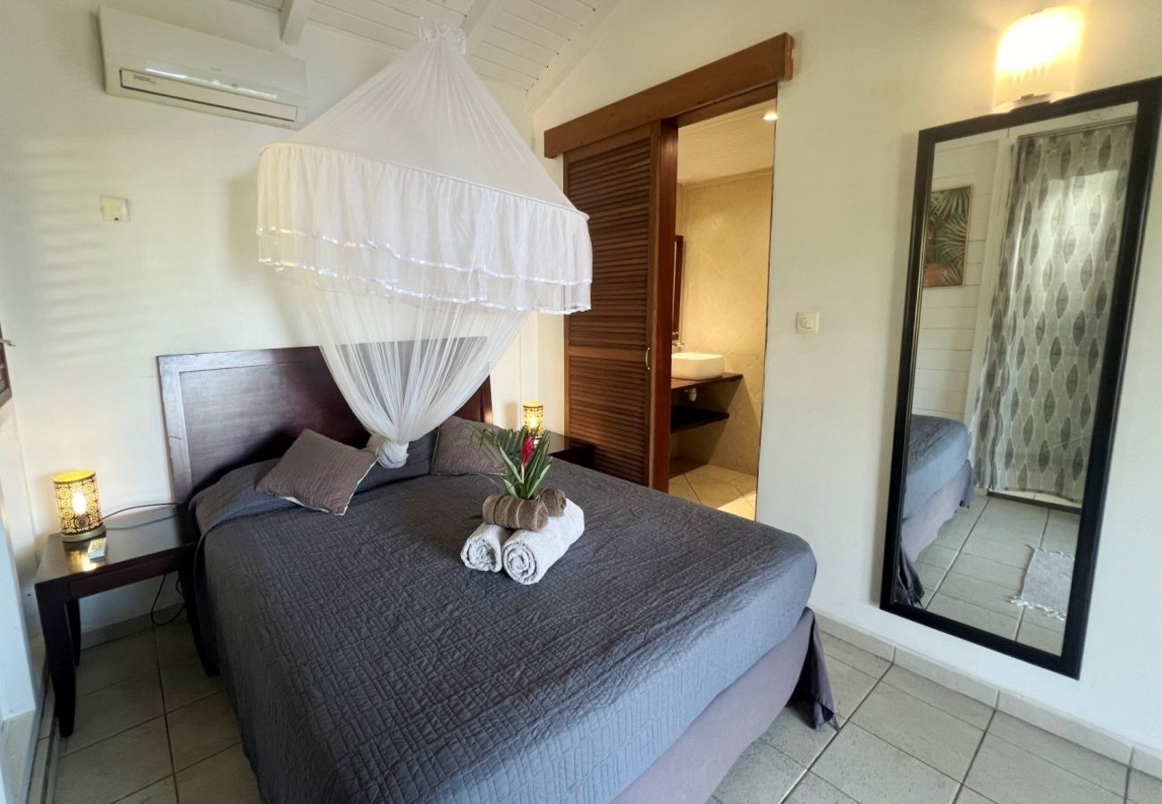 Villa à Deshaies - Villa à Deshaies en Guadeloupe - Ref : G042D
