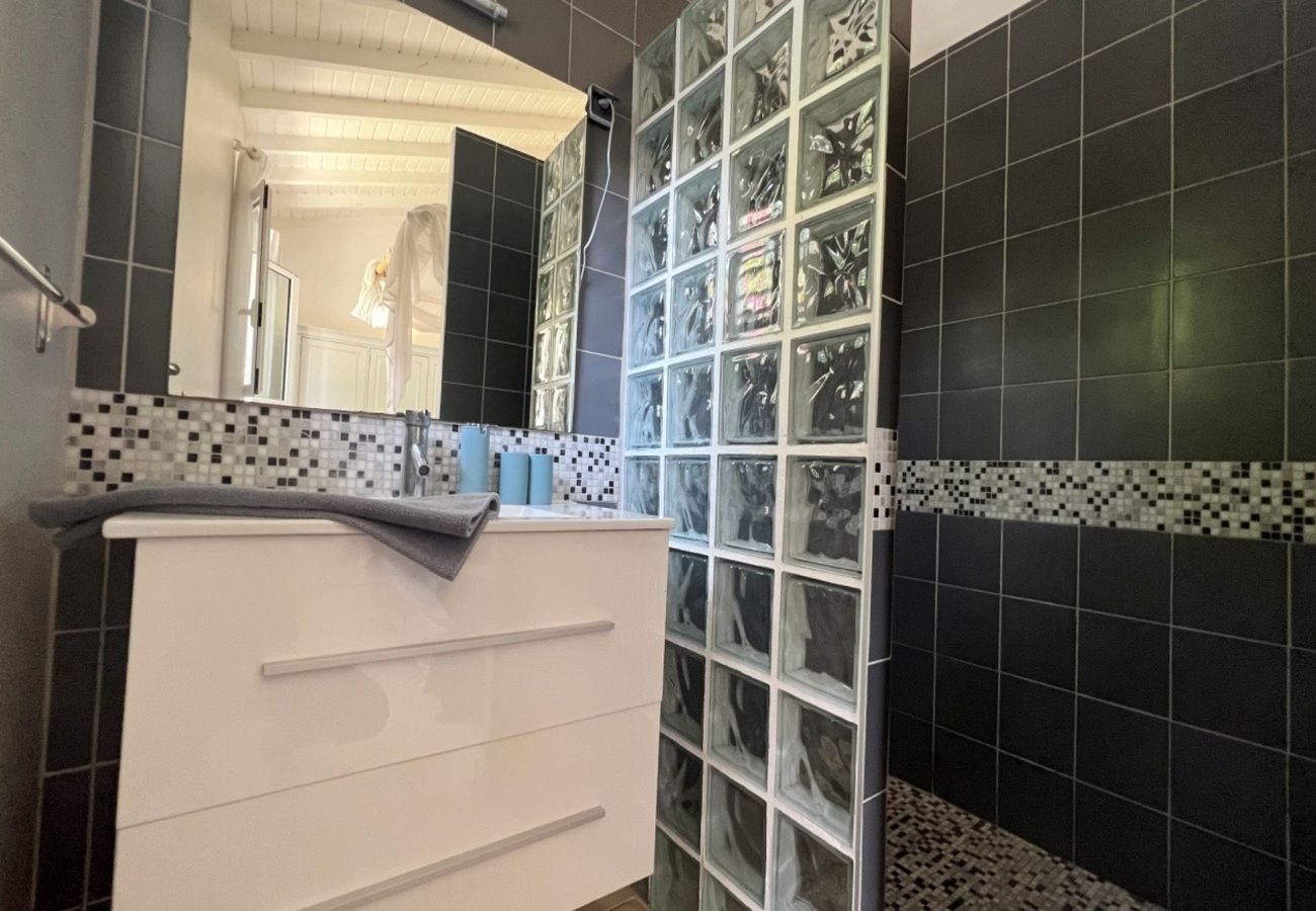 Villa à Le Gosier - Villa au Gosier en Guadeloupe - Ref : G110