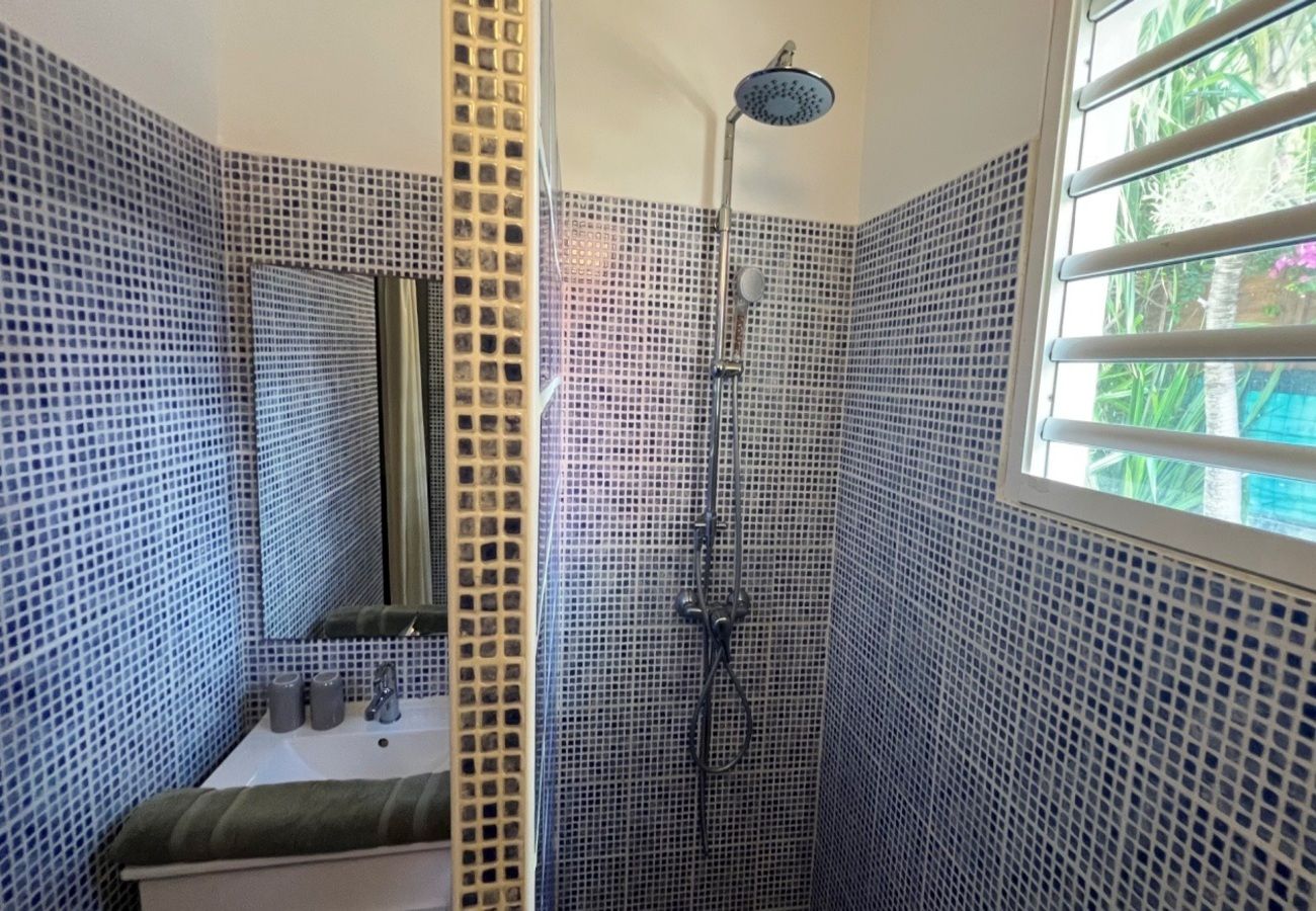 Villa à Le Gosier - Villa au Gosier en Guadeloupe - Ref : G110