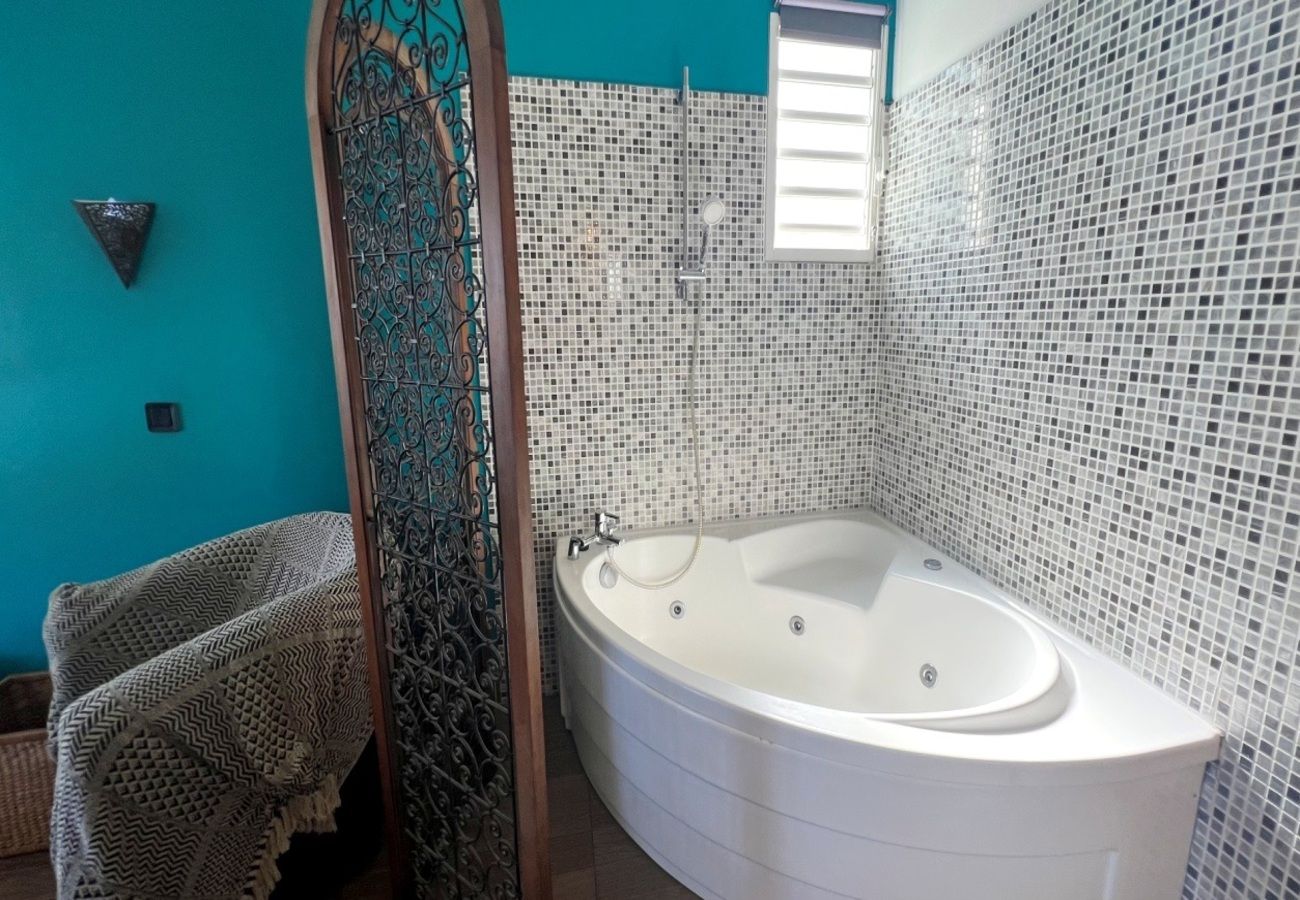 Villa à Le Gosier - Villa au Gosier en Guadeloupe - Ref : G110