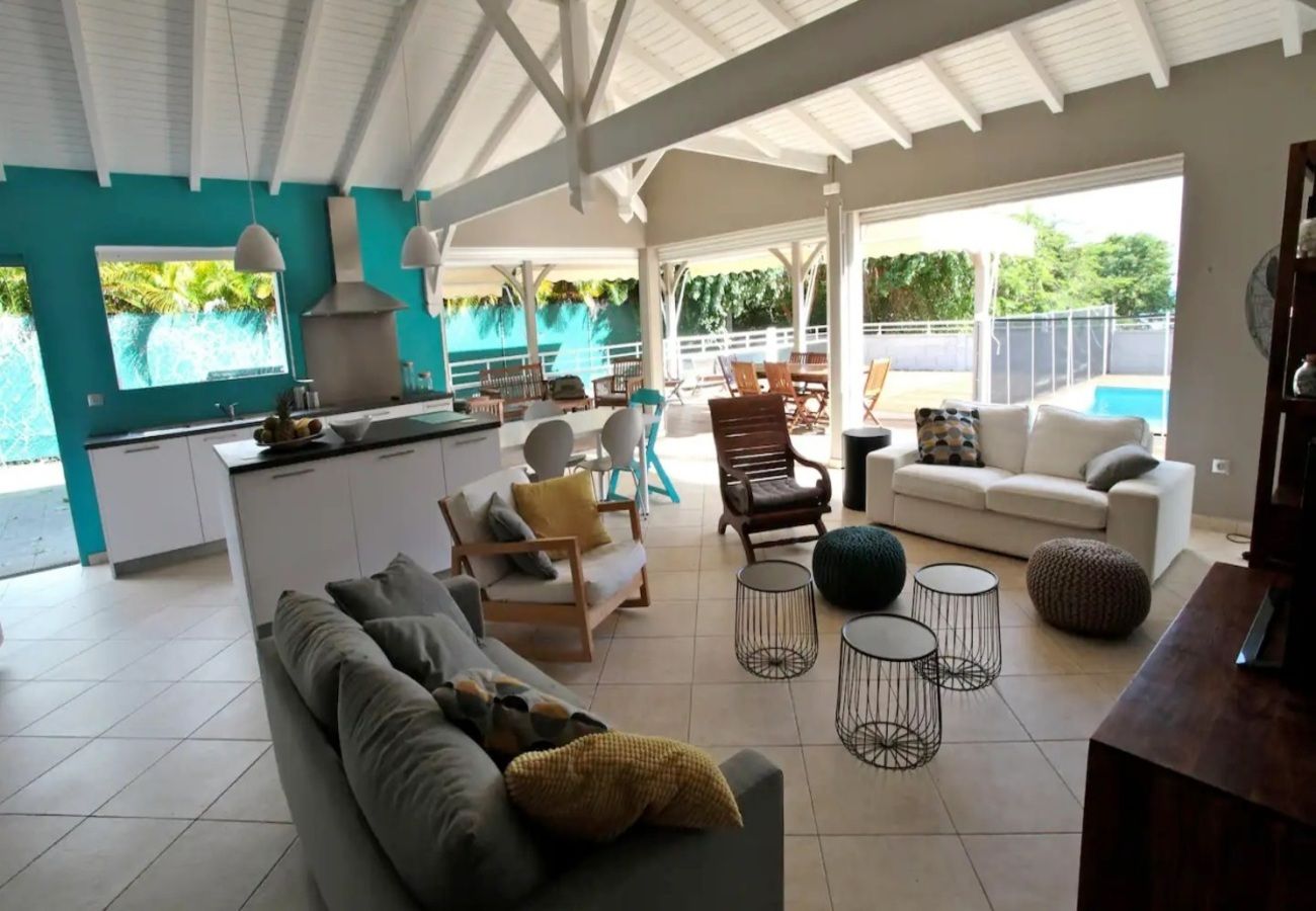 Villa à Le Gosier - Villa au Gosier en Guadeloupe - Ref : G110