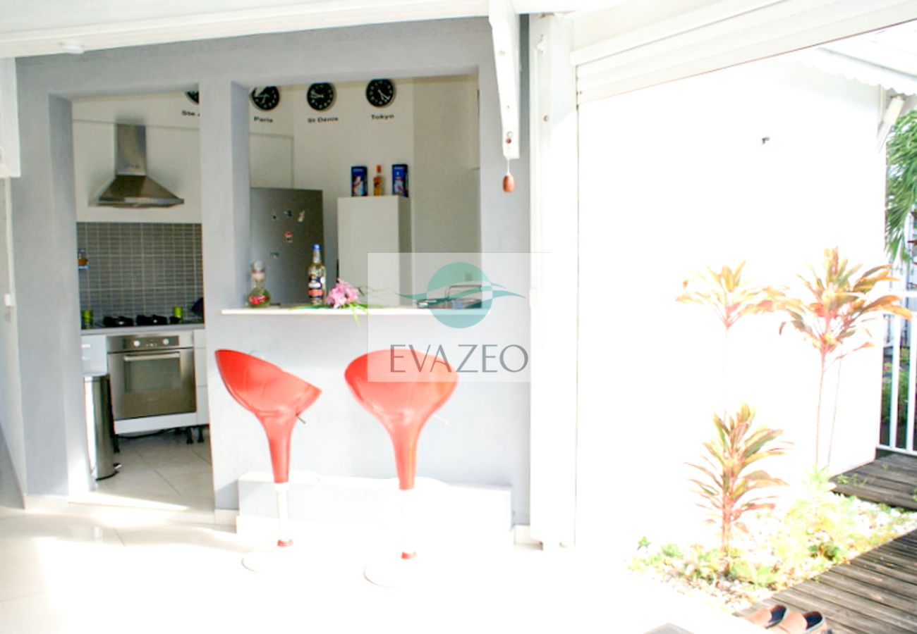 Villa à Sainte-Anne - Villa à Ste Anne en Guadeloupe - Ref : G113