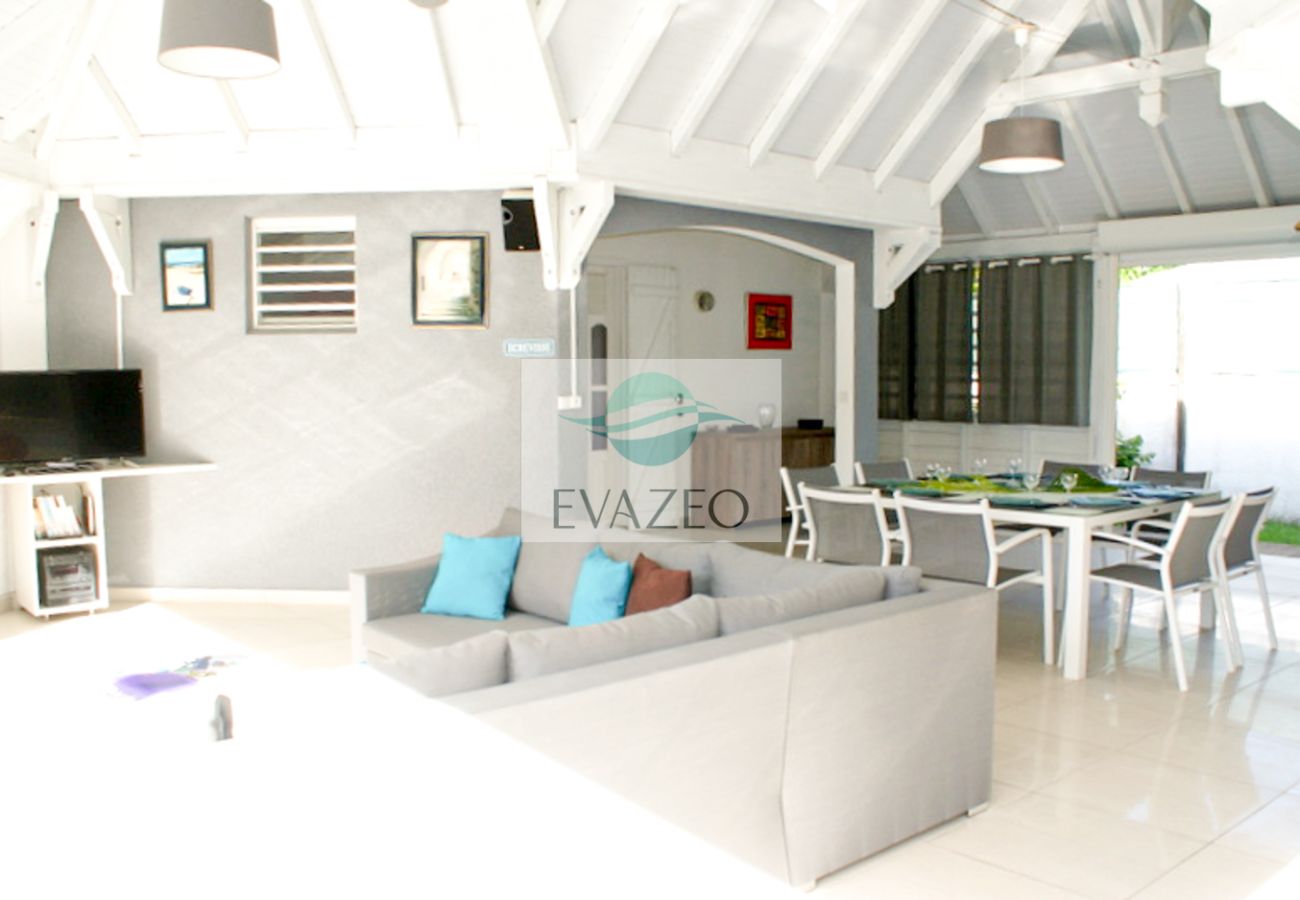 Villa à Sainte-Anne - Villa à Ste Anne en Guadeloupe - Ref : G113