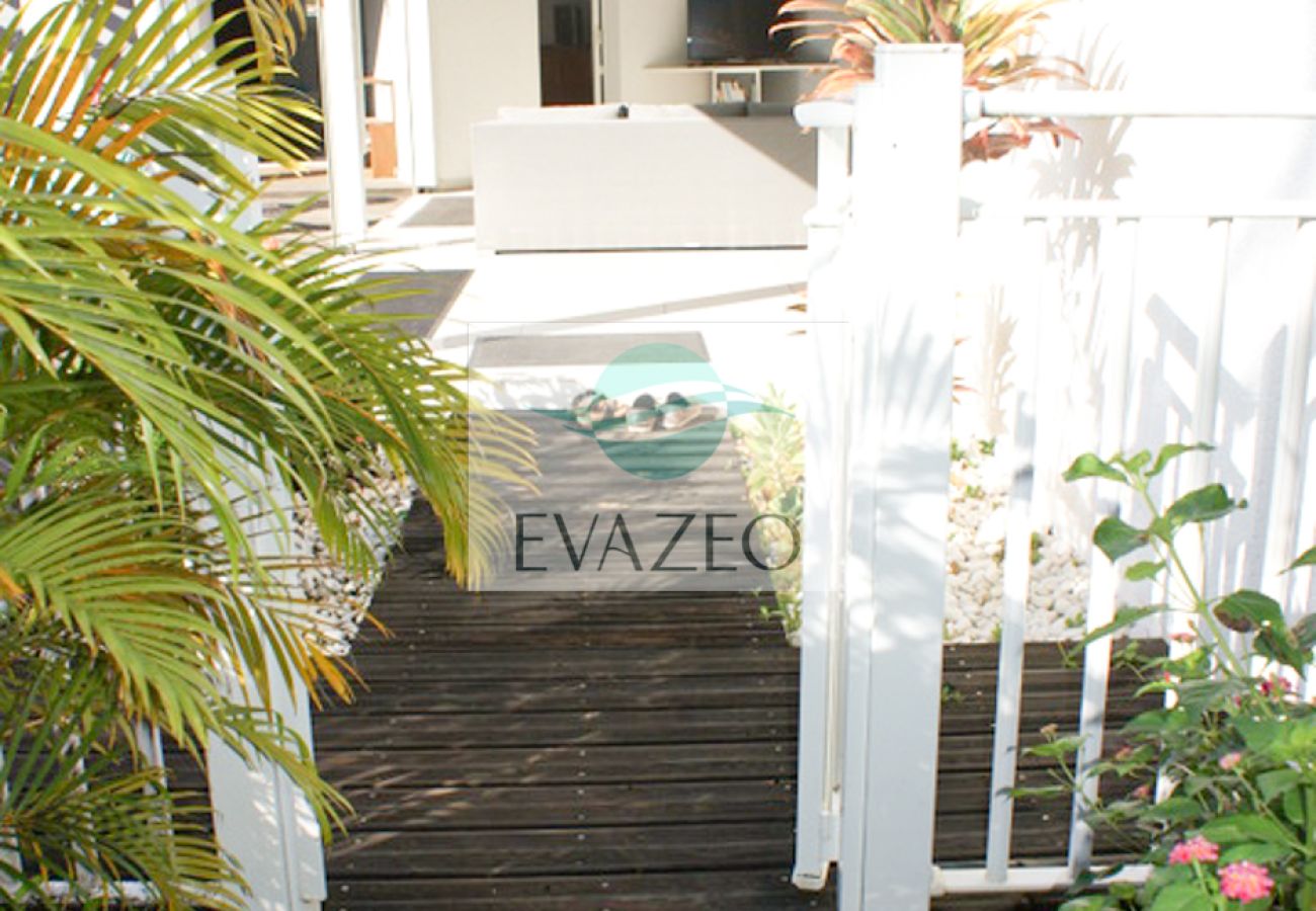 Villa à Sainte-Anne - Villa à Ste Anne en Guadeloupe - Ref : G113