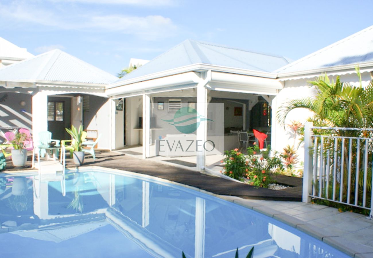 Villa à Sainte-Anne - Villa à Ste Anne en Guadeloupe - Ref : G113