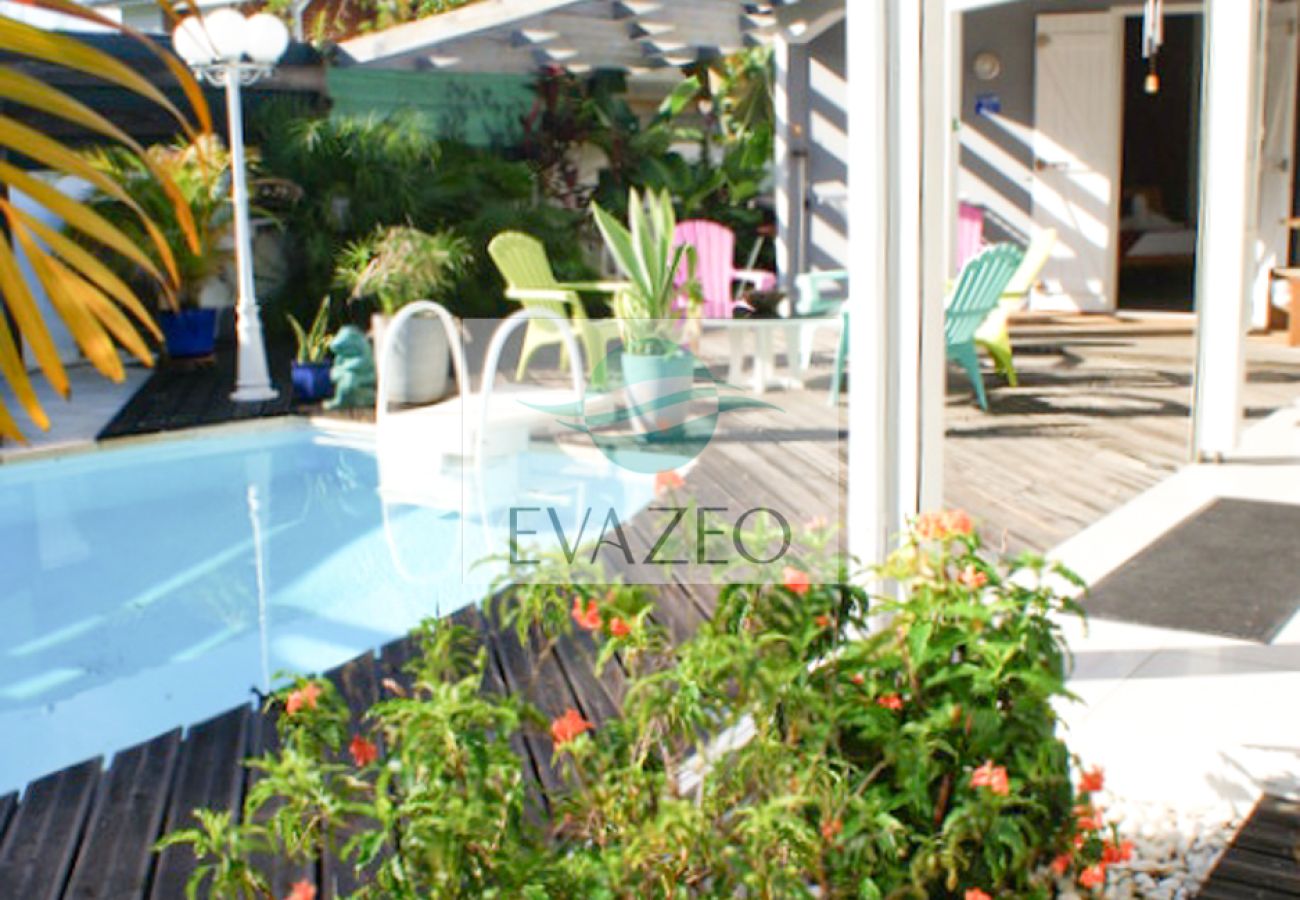 Villa à Sainte-Anne - Villa à Ste Anne en Guadeloupe - Ref : G113