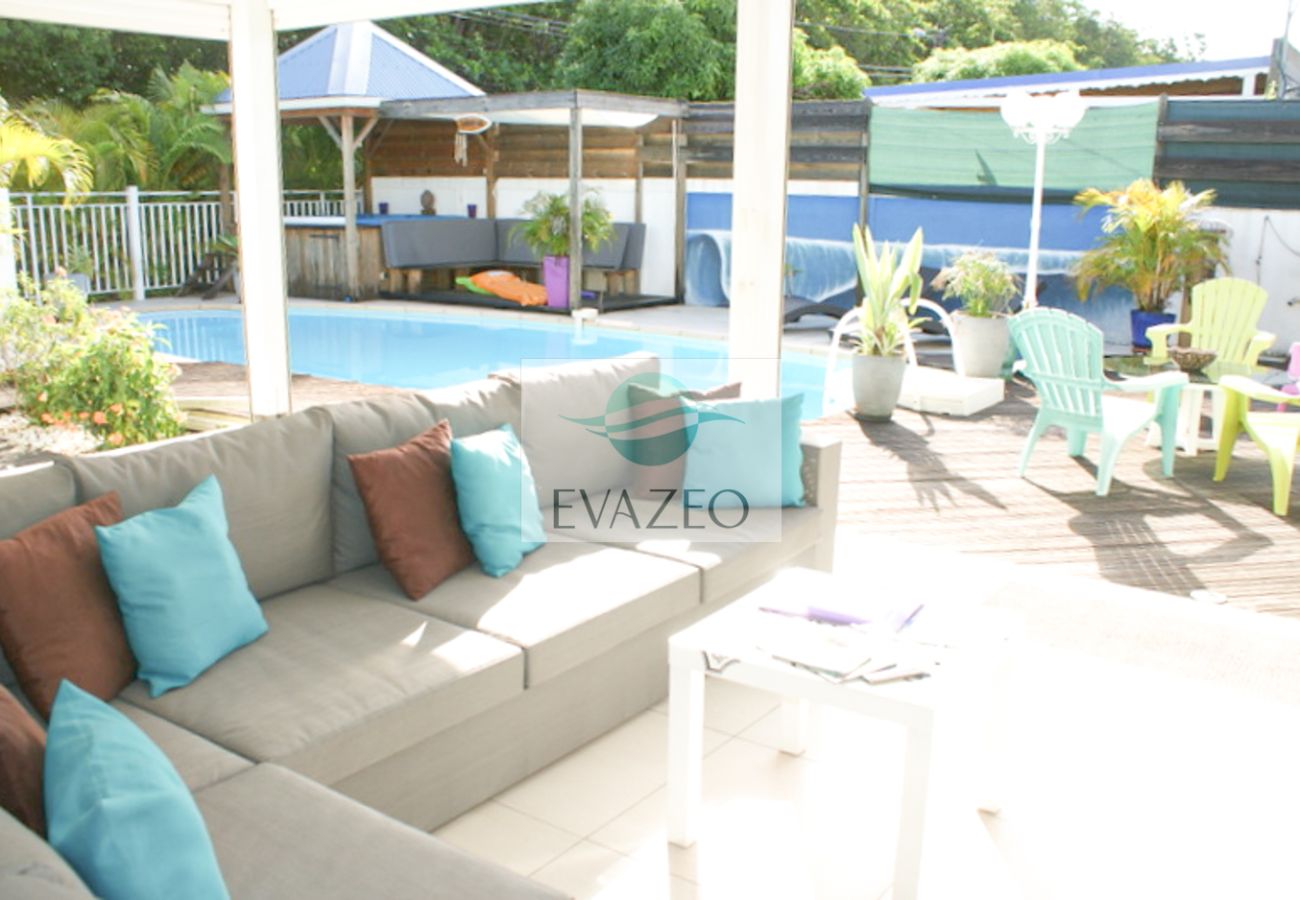 Villa à Sainte-Anne - Villa à Ste Anne en Guadeloupe - Ref : G113