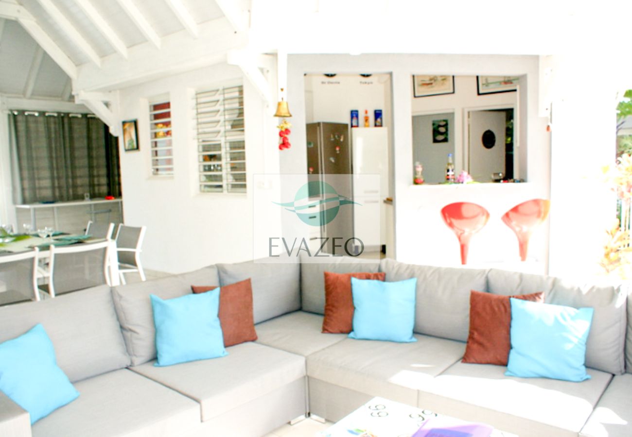 Villa à Sainte-Anne - Villa à Ste Anne en Guadeloupe - Ref : G113