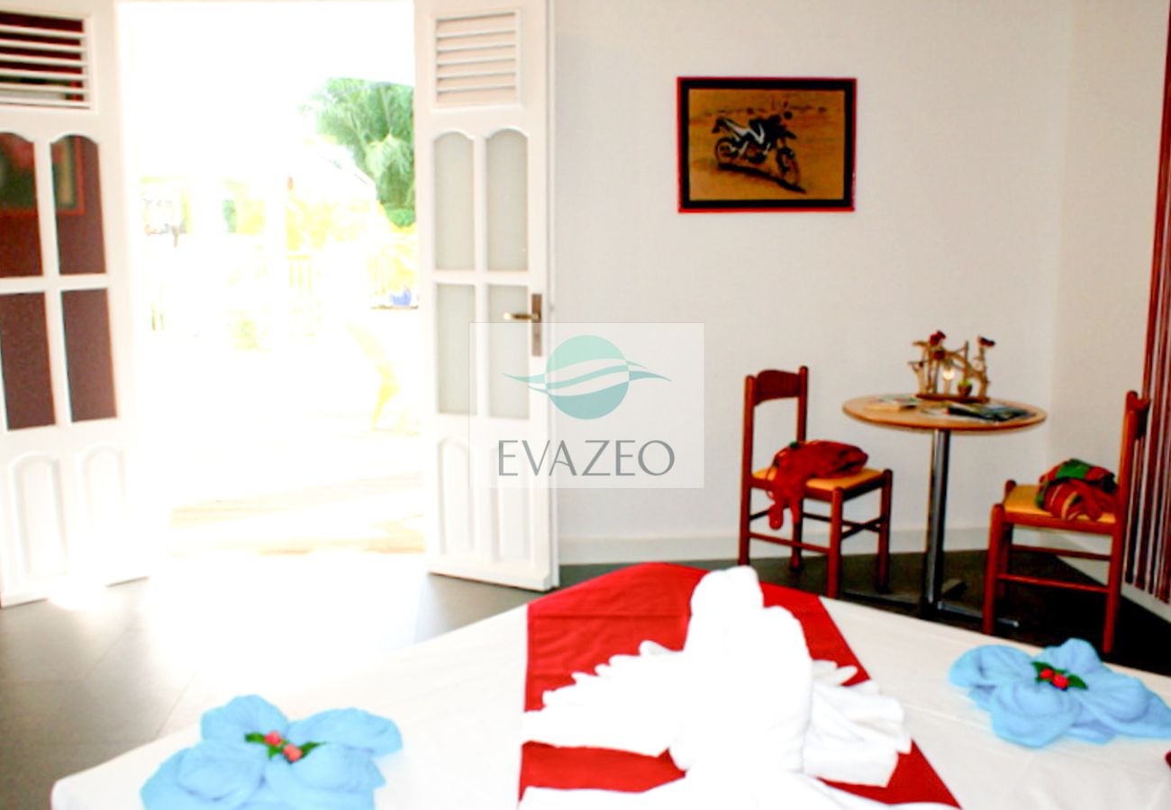 Villa à Sainte-Anne - Villa à Ste Anne en Guadeloupe - Ref : G113