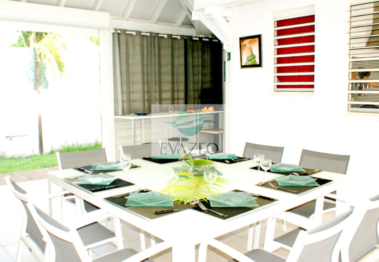 Villa à Sainte-Anne - Villa à Ste Anne en Guadeloupe - Ref : G113