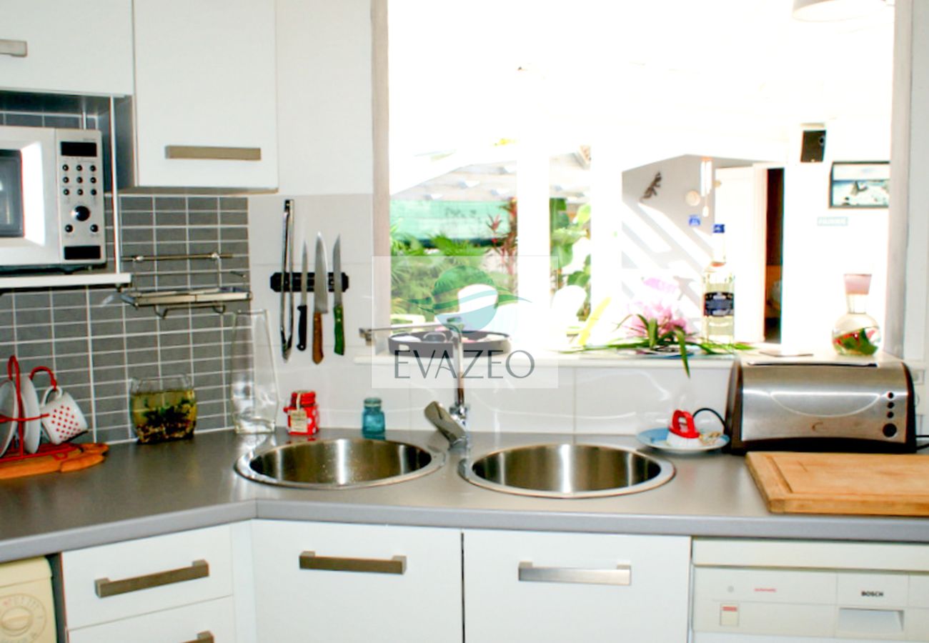 Villa à Sainte-Anne - Villa à Ste Anne en Guadeloupe - Ref : G113