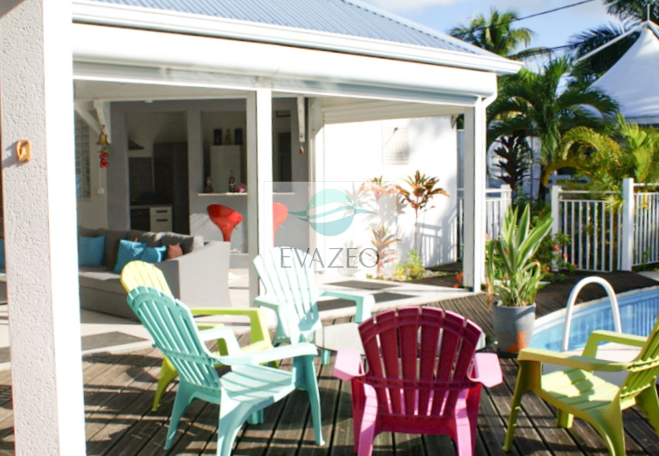 Villa à Sainte-Anne - Villa à Ste Anne en Guadeloupe - Ref : G113