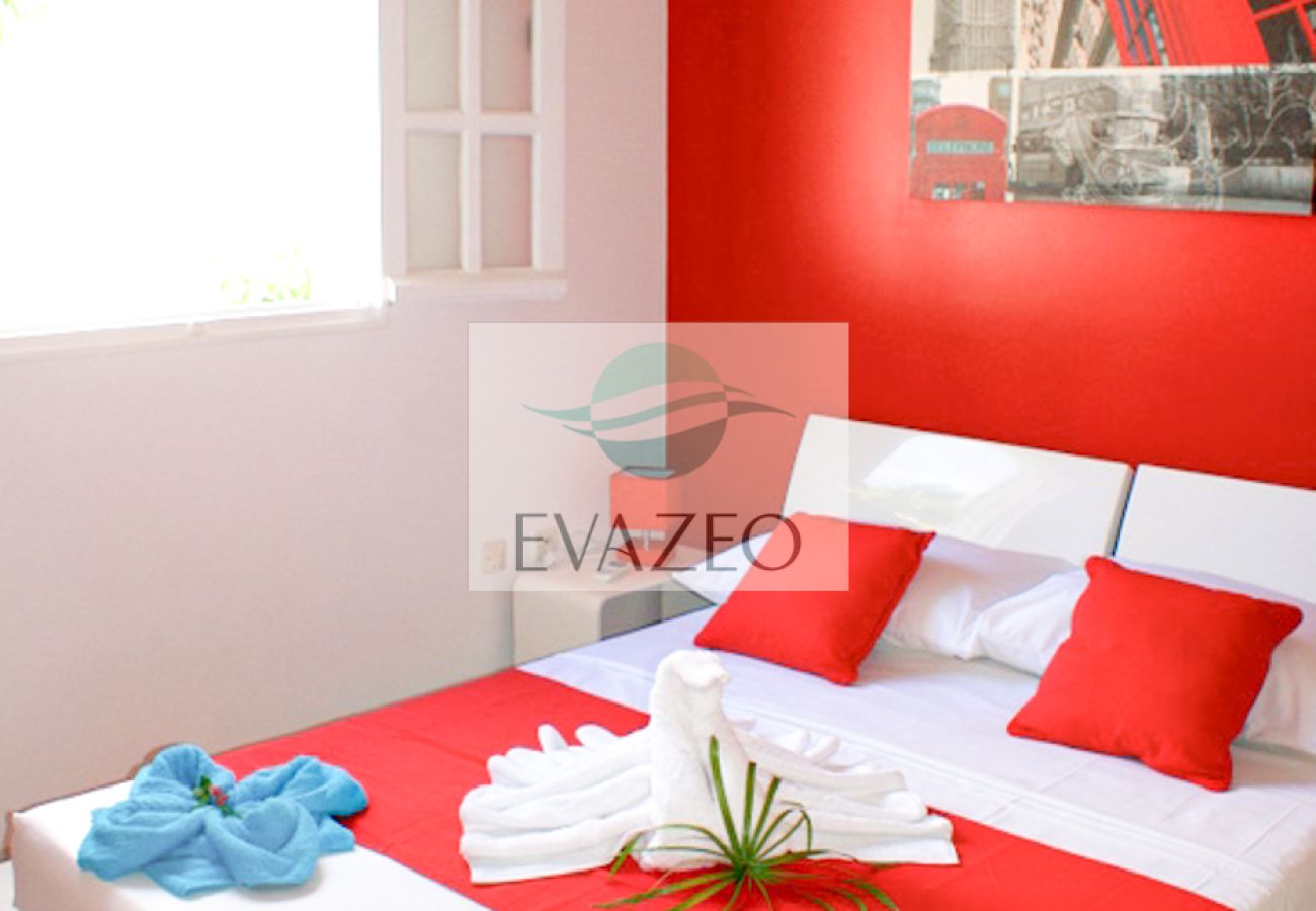 Villa à Sainte-Anne - Villa à Ste Anne en Guadeloupe - Ref : G113