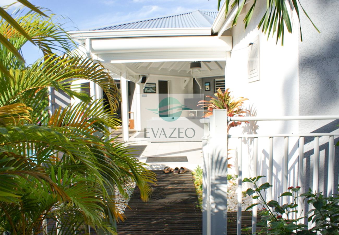 Villa à Sainte-Anne - Villa à Ste Anne en Guadeloupe - Ref : G113