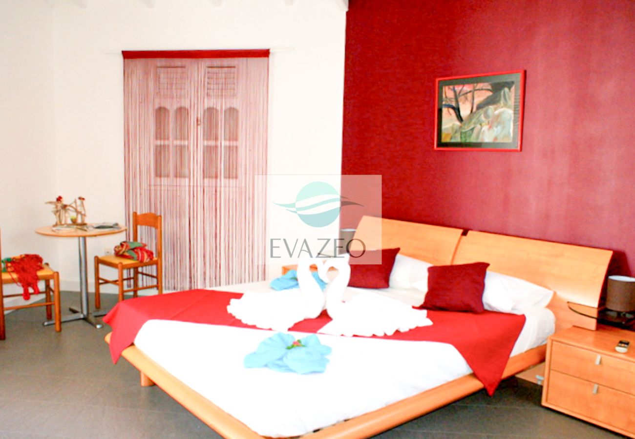 Villa à Sainte-Anne - Villa à Ste Anne en Guadeloupe - Ref : G113