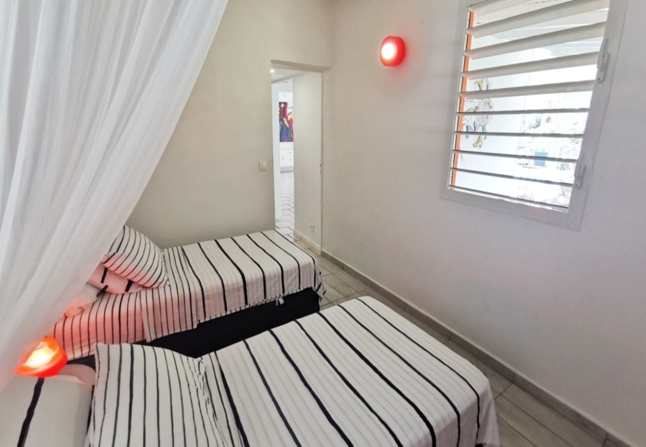 Villa à Saint-François - Villa à Saint François en Guadeloupe - Ref : G121A