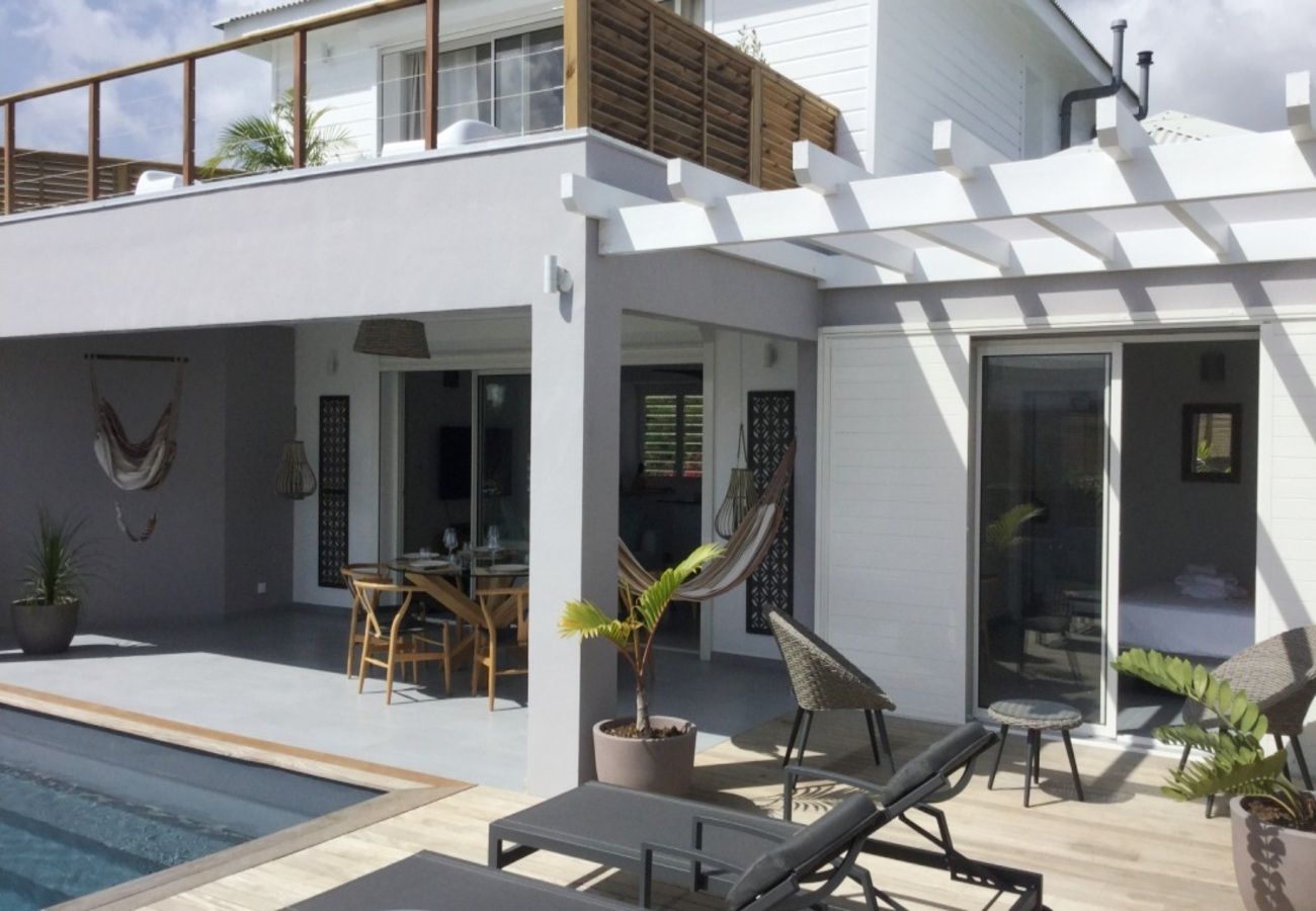 Villa à Sainte-Anne - Villa à Ste Anne en Guadeloupe - Ref : G135E
