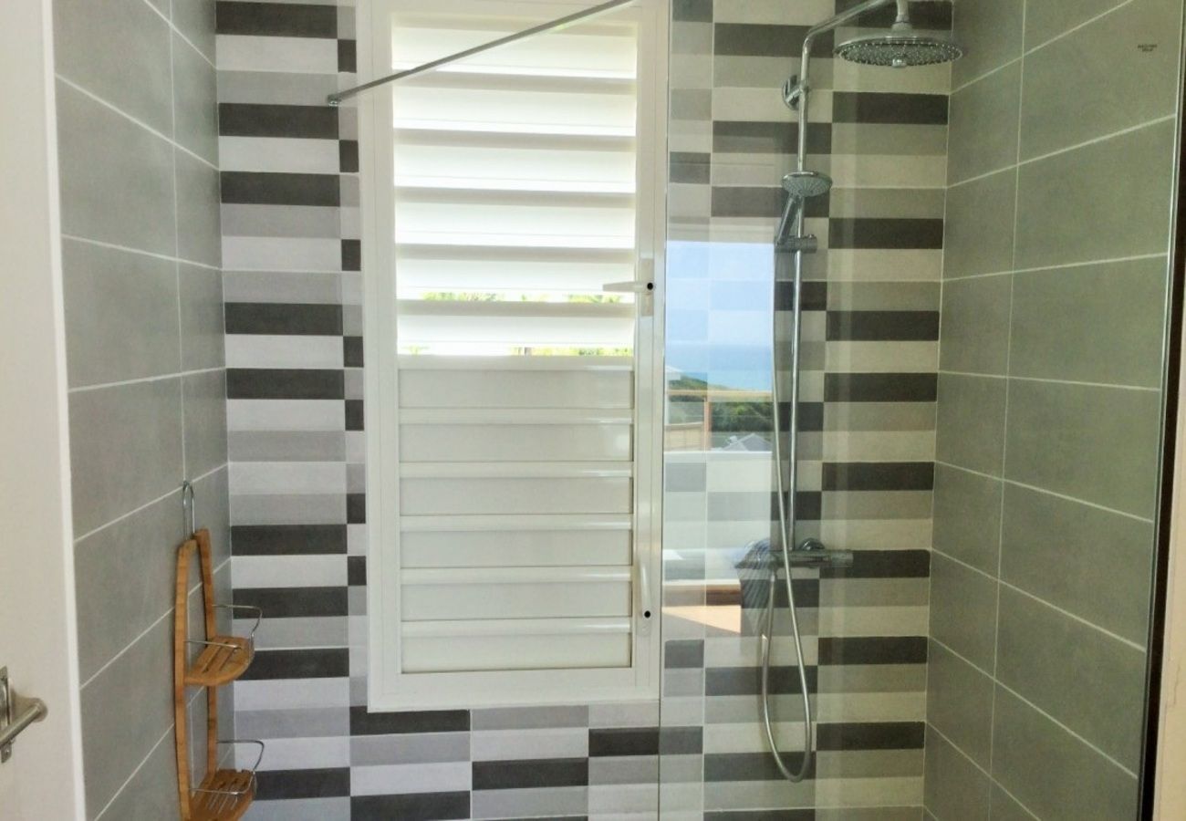 Villa à Sainte-Anne - Villa à Ste Anne en Guadeloupe - Ref : G135E