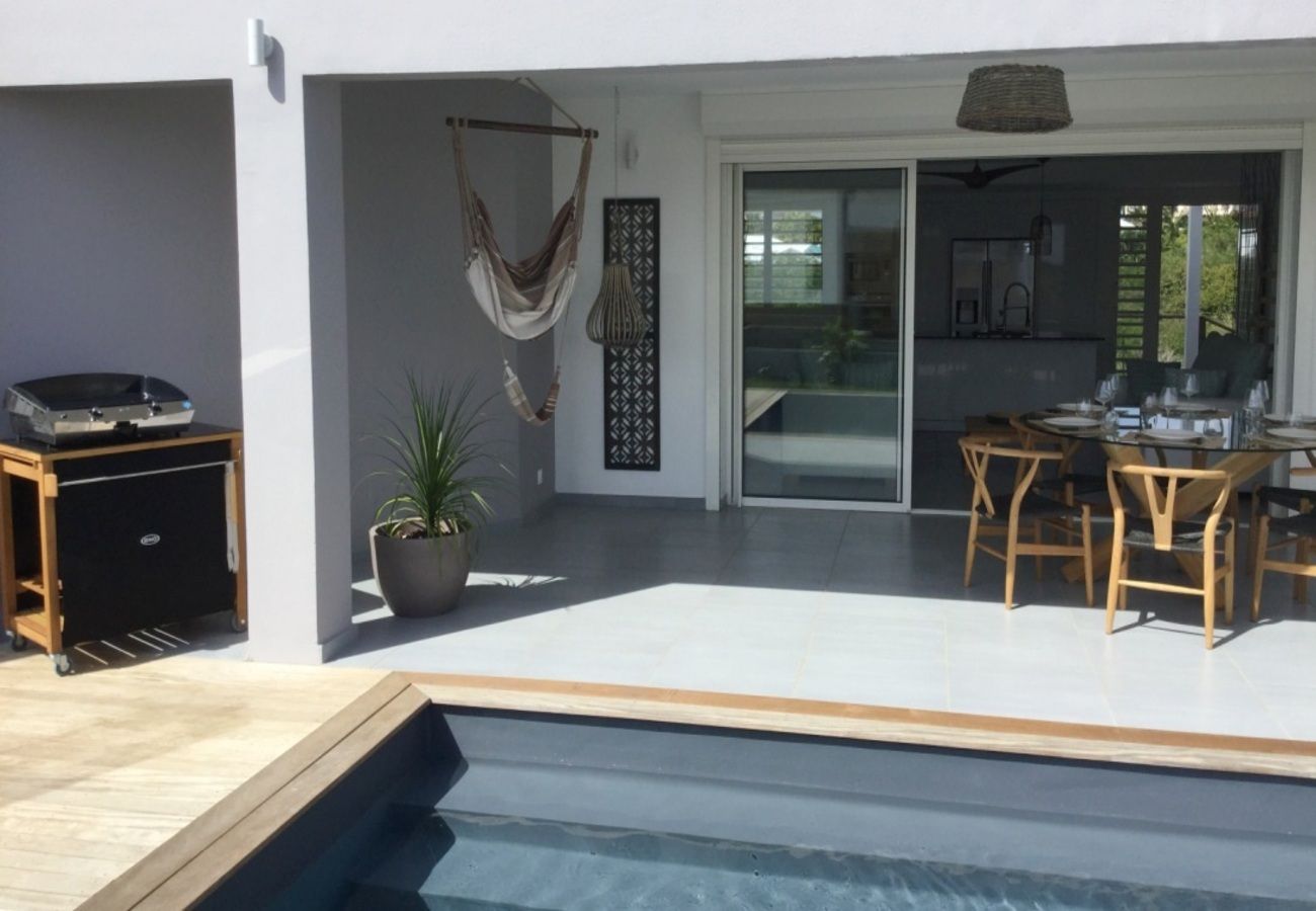 Villa à Sainte-Anne - Villa à Ste Anne en Guadeloupe - Ref : G135E