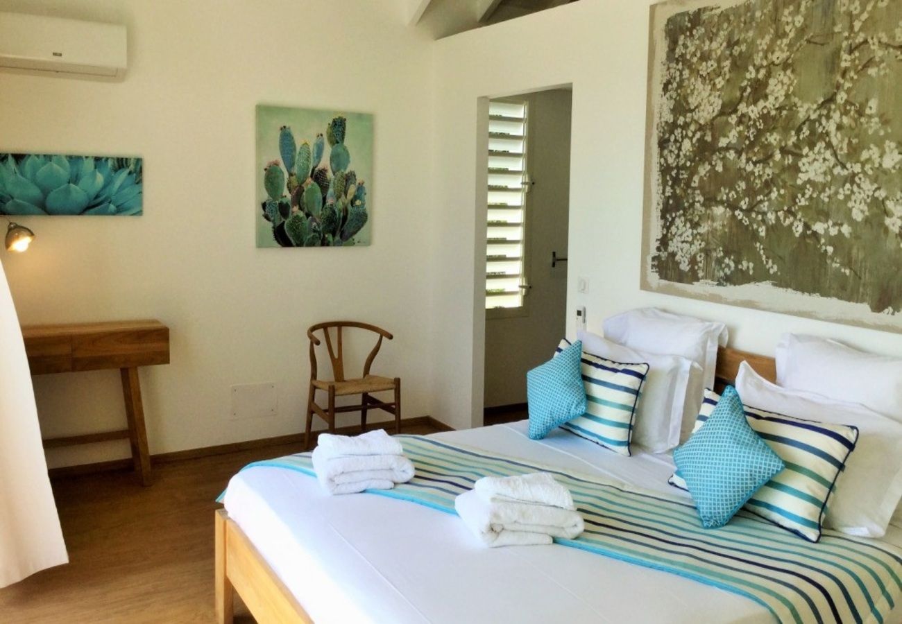 Villa à Sainte-Anne - Villa à Ste Anne en Guadeloupe - Ref : G135E