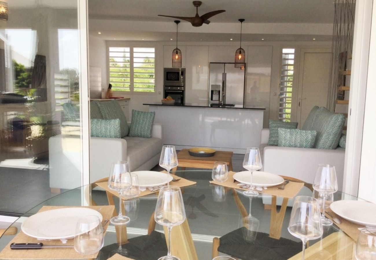 Villa à Sainte-Anne - Villa à Ste Anne en Guadeloupe - Ref : G135E