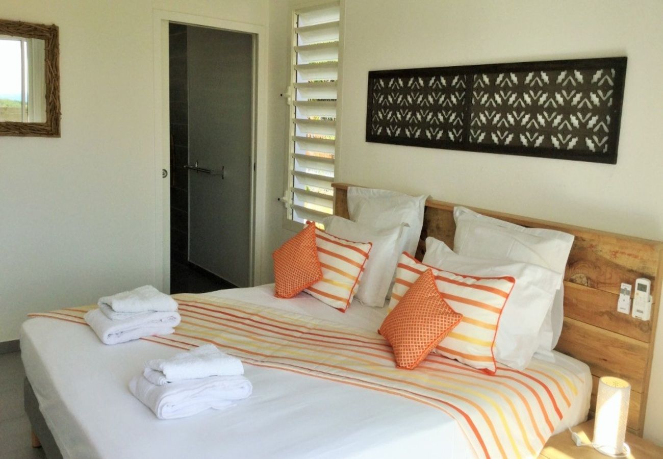 Villa à Sainte-Anne - Villa à Ste Anne en Guadeloupe - Ref : G135E