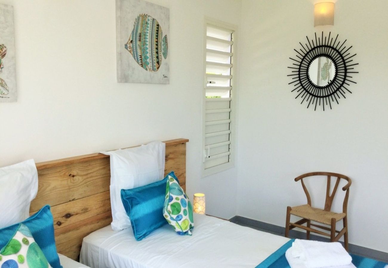 Villa à Sainte-Anne - Villa à Ste Anne en Guadeloupe - Ref : G135E