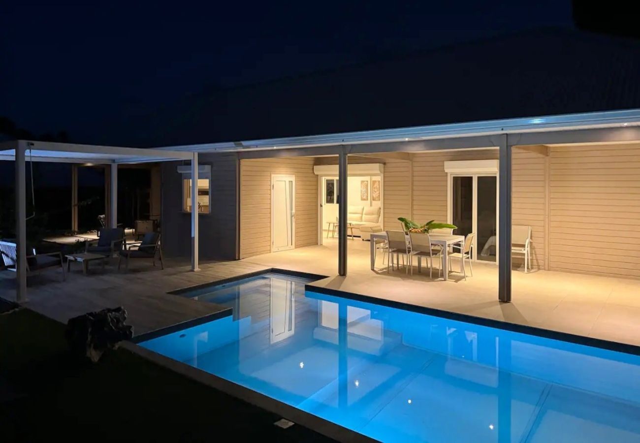 Villa à Sainte-Anne - Villa à Ste Anne en Guadeloupe - Ref : G138A