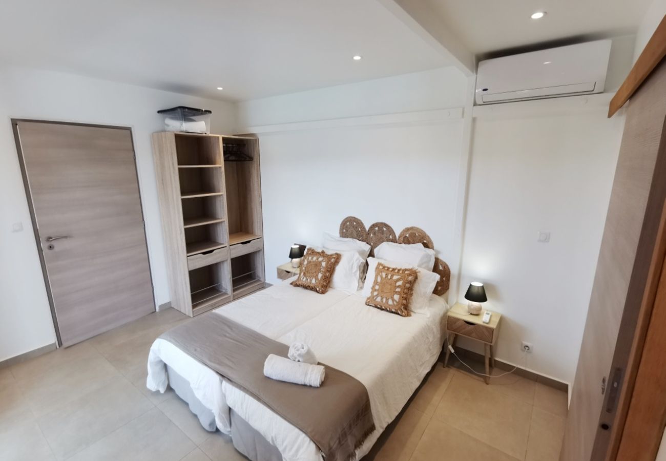 Villa à Sainte-Anne - Villa à Ste Anne en Guadeloupe - Ref : G138A