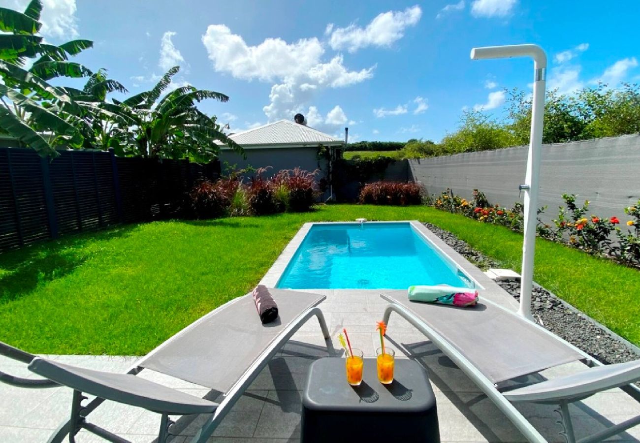 Villa à Le Gosier - Villa Gosier ref G043 2ch 4 pers piscine