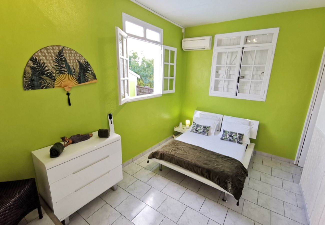 Villa à Saint-François - Villa à Saint François G109 4 ch piscine 11 pers