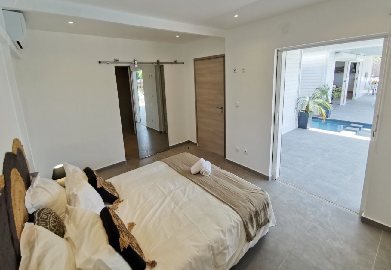 Villa à Sainte-Anne - Villa à Ste Anne en Guadeloupe - Ref : G167A
