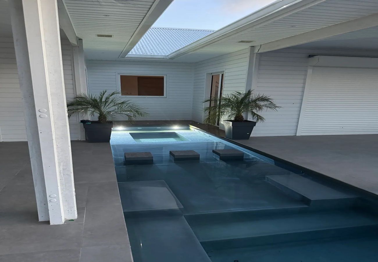 Villa à Sainte-Anne - Villa à Ste Anne en Guadeloupe - Ref : G167A