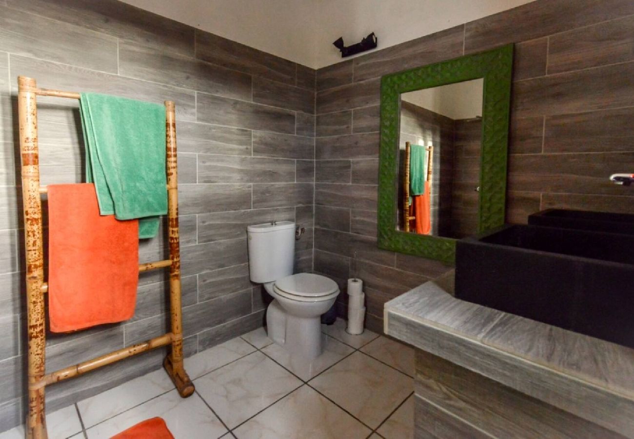 Maison à Saint-François - Villa St François 3 ch piscine 150m plage (g076a)