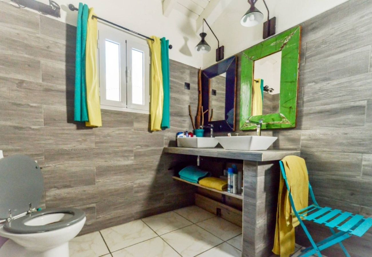 Maison à Saint-François - Villa St François 3 ch piscine 150m plage (g076a)