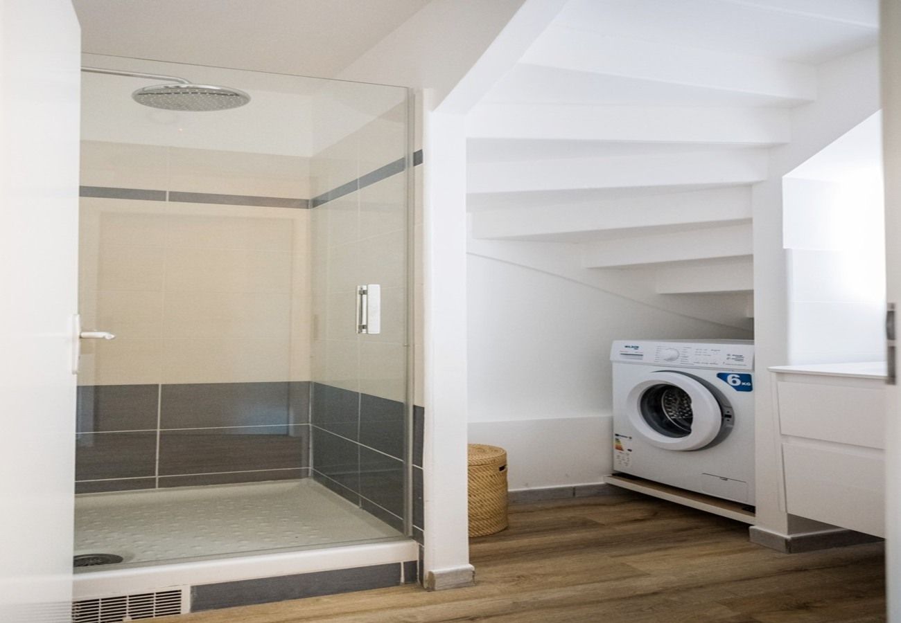 Appartement à Le Gosier - Appart T3 Duplex Gosier Guadeloupe - Ref : HG150