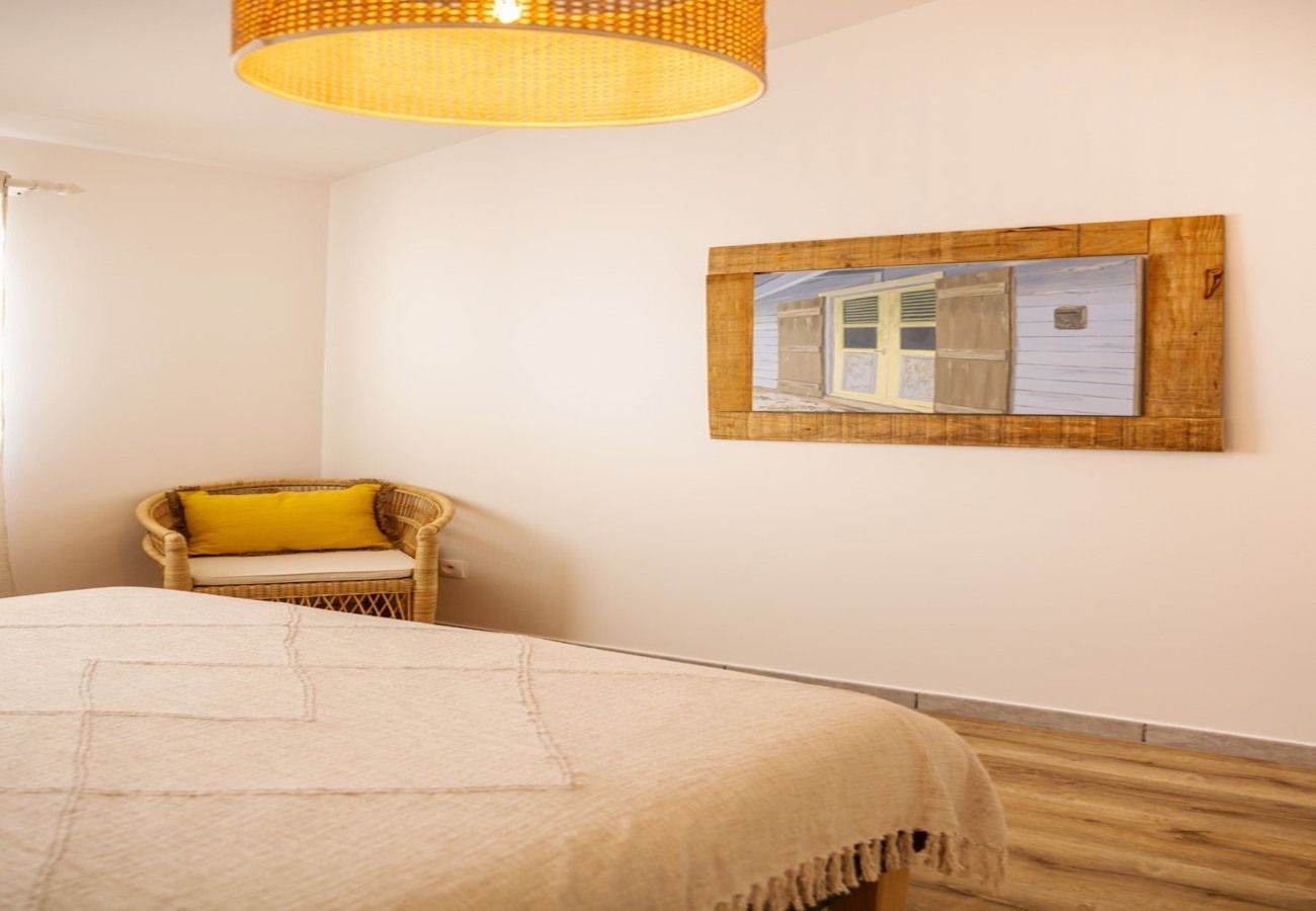 Appartement à Le Gosier - Appart T3 Duplex Gosier Guadeloupe - Ref : HG150
