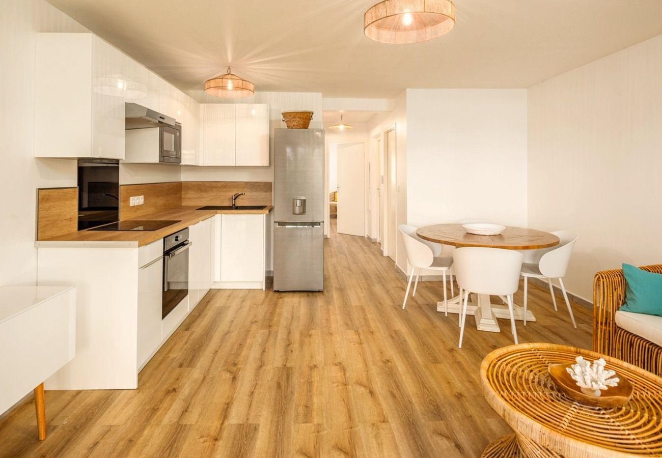 Appartement à Le Gosier - Appart T3 Duplex Gosier Guadeloupe - Ref : HG150