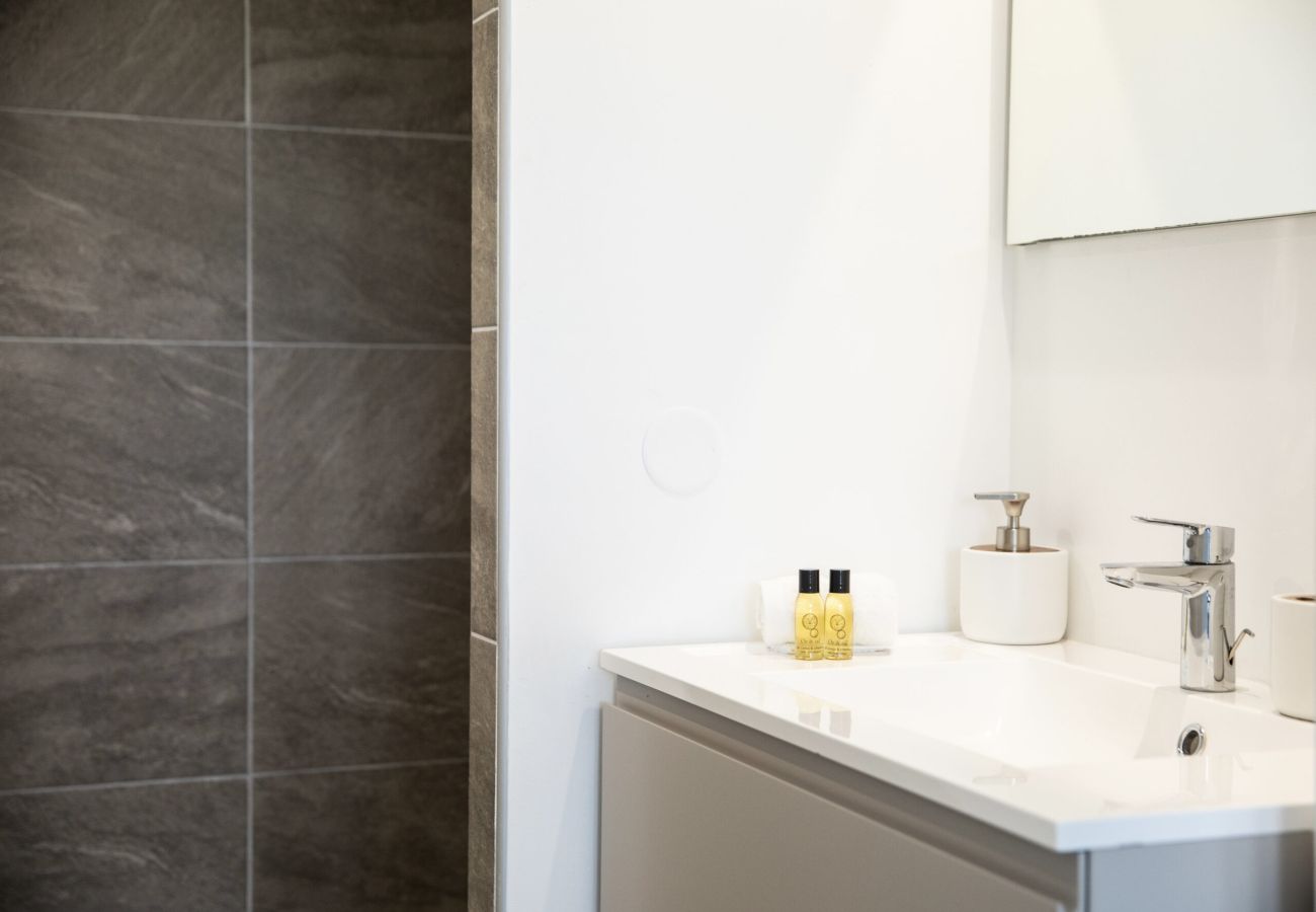 Appartement à Les Trois-Ilets - T3 Cour Domaine de l'Anse Mitan - HM105